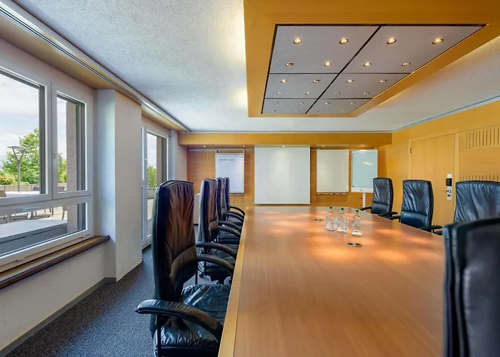 Moevenpick Отель